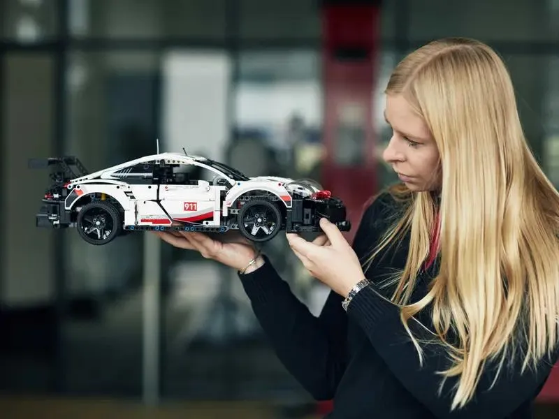 42096 Porsche 911 RSR