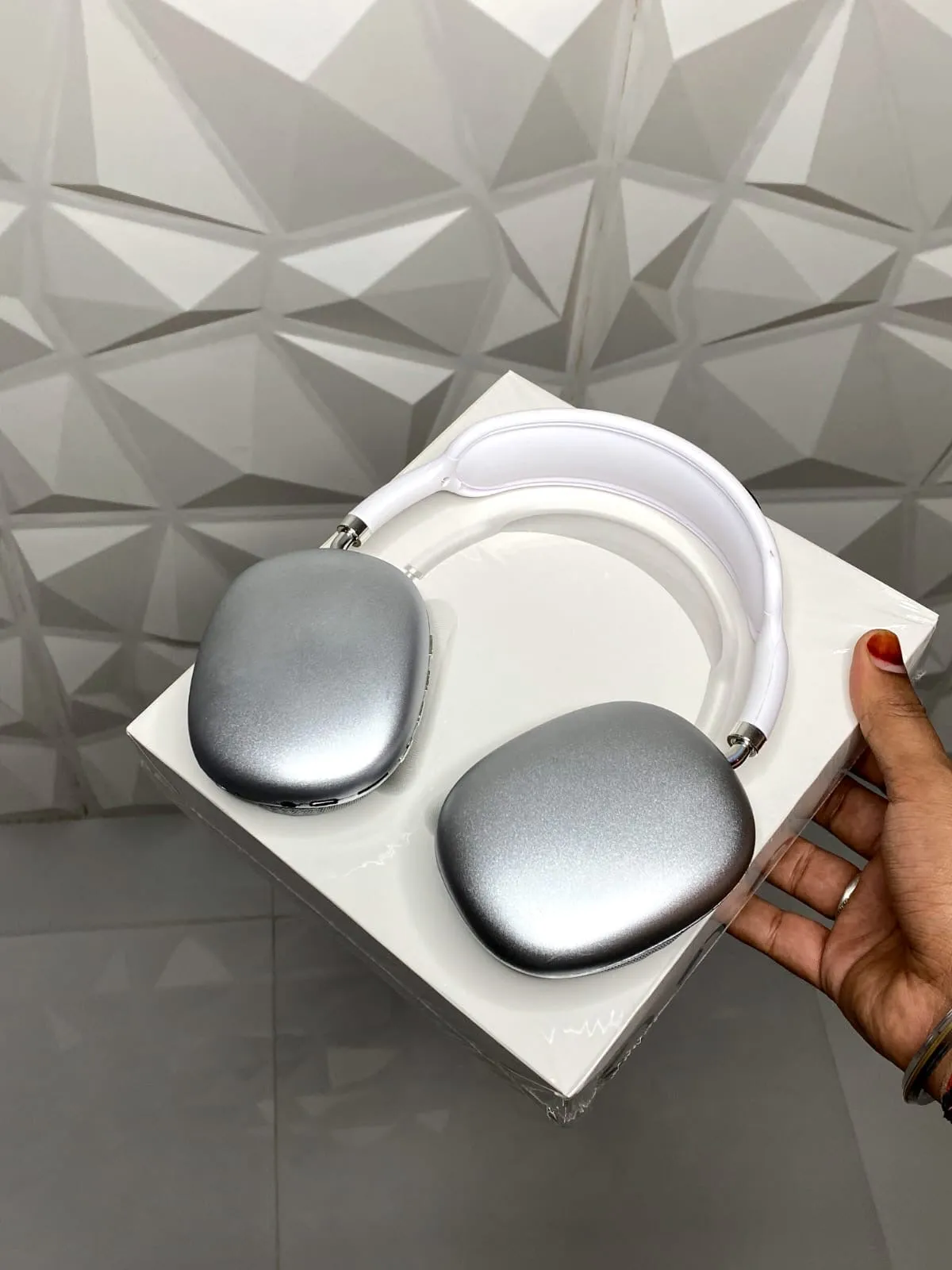 P9 Wireless Bluetooth Headphones (Apple Airpods Max)
