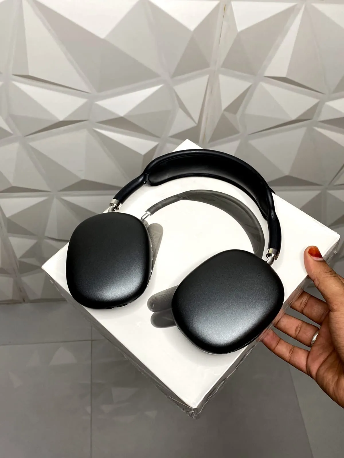 P9 Wireless Bluetooth Headphones (Apple Airpods Max)