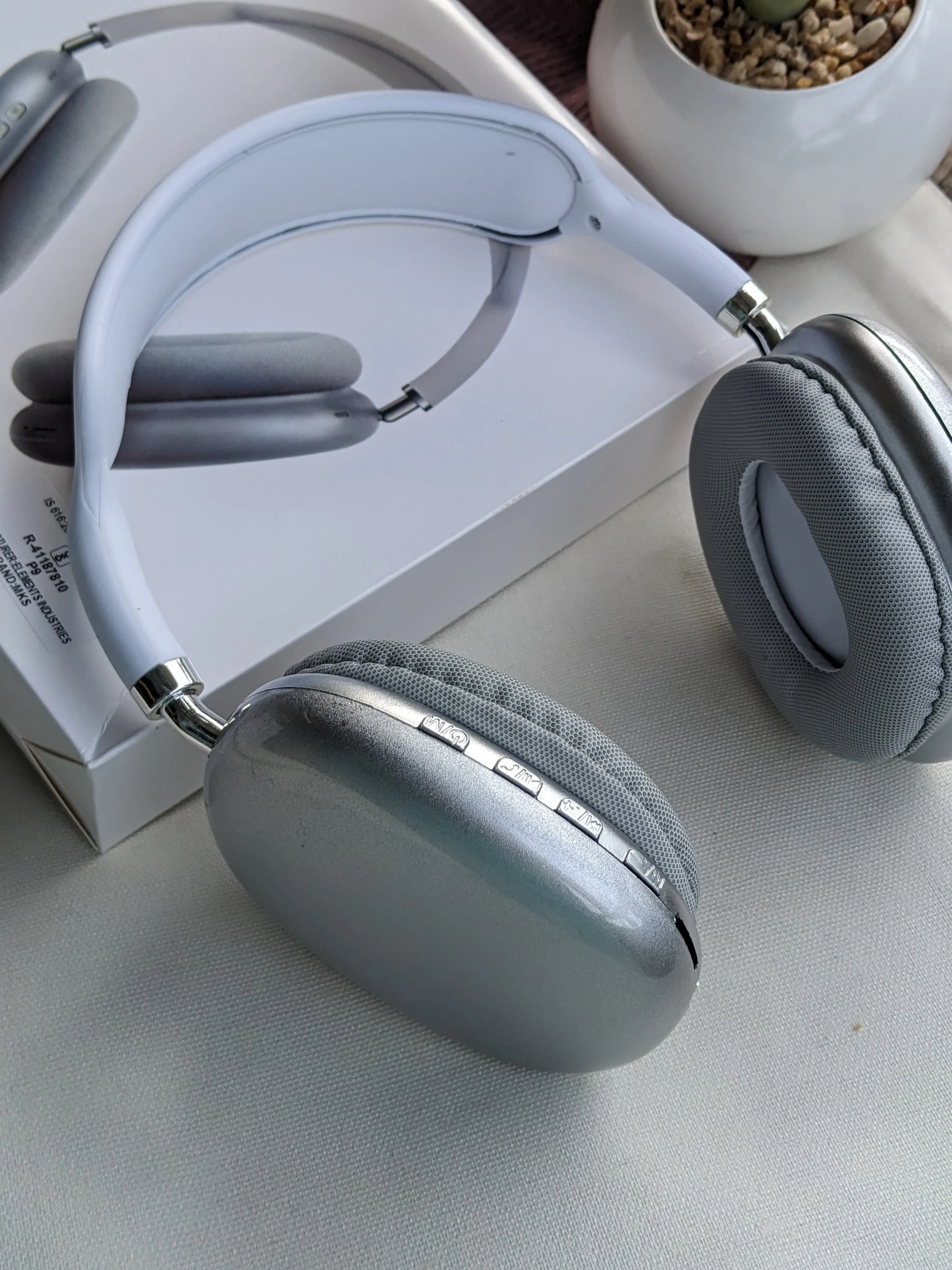 P9 Wireless Bluetooth Headphones (Apple Airpods Max)